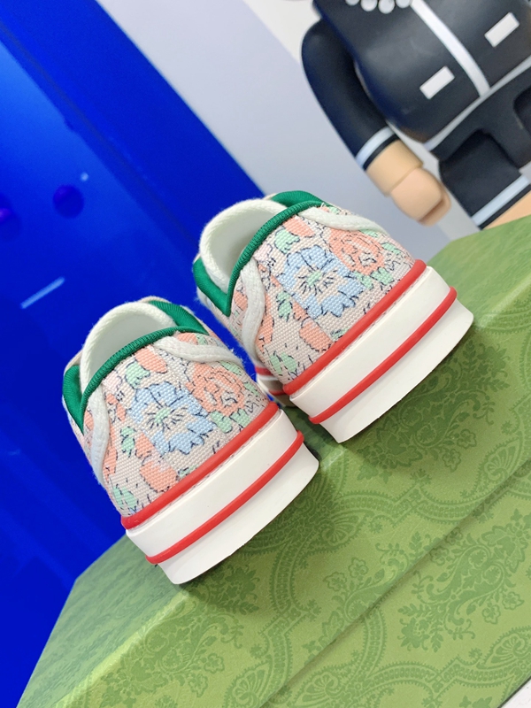 グッチ靴全体デザイン